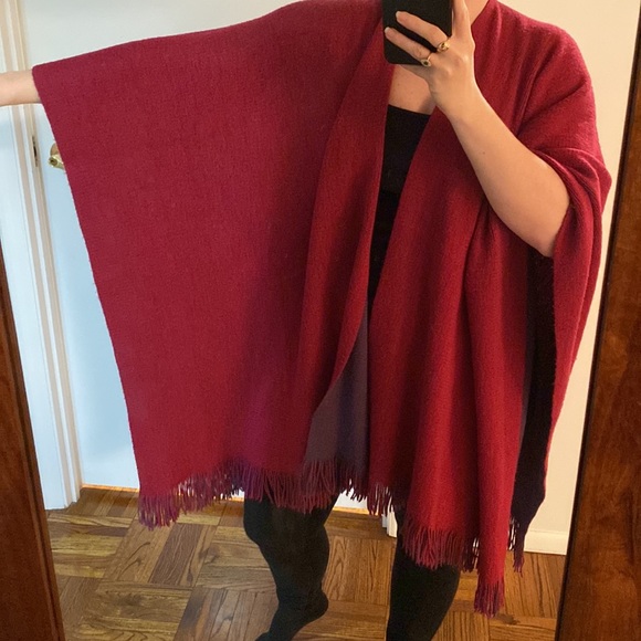 Double sided wool cape - Picture 6 of 12